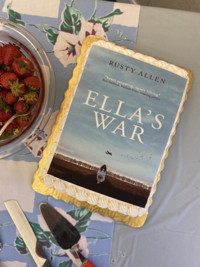 Ella's War cover by Rusty Allen on the a cake